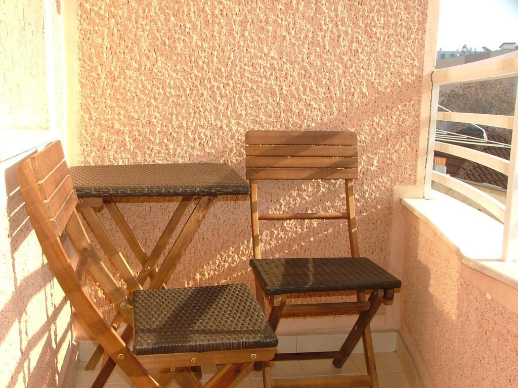 Risto'S Apartment Skopje Exterior photo